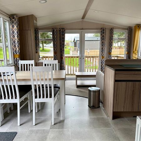 The Trout Van - Beautiful, Luxury Static Caravan อาเบอร์ลัวร์ ภายนอก รูปภาพ