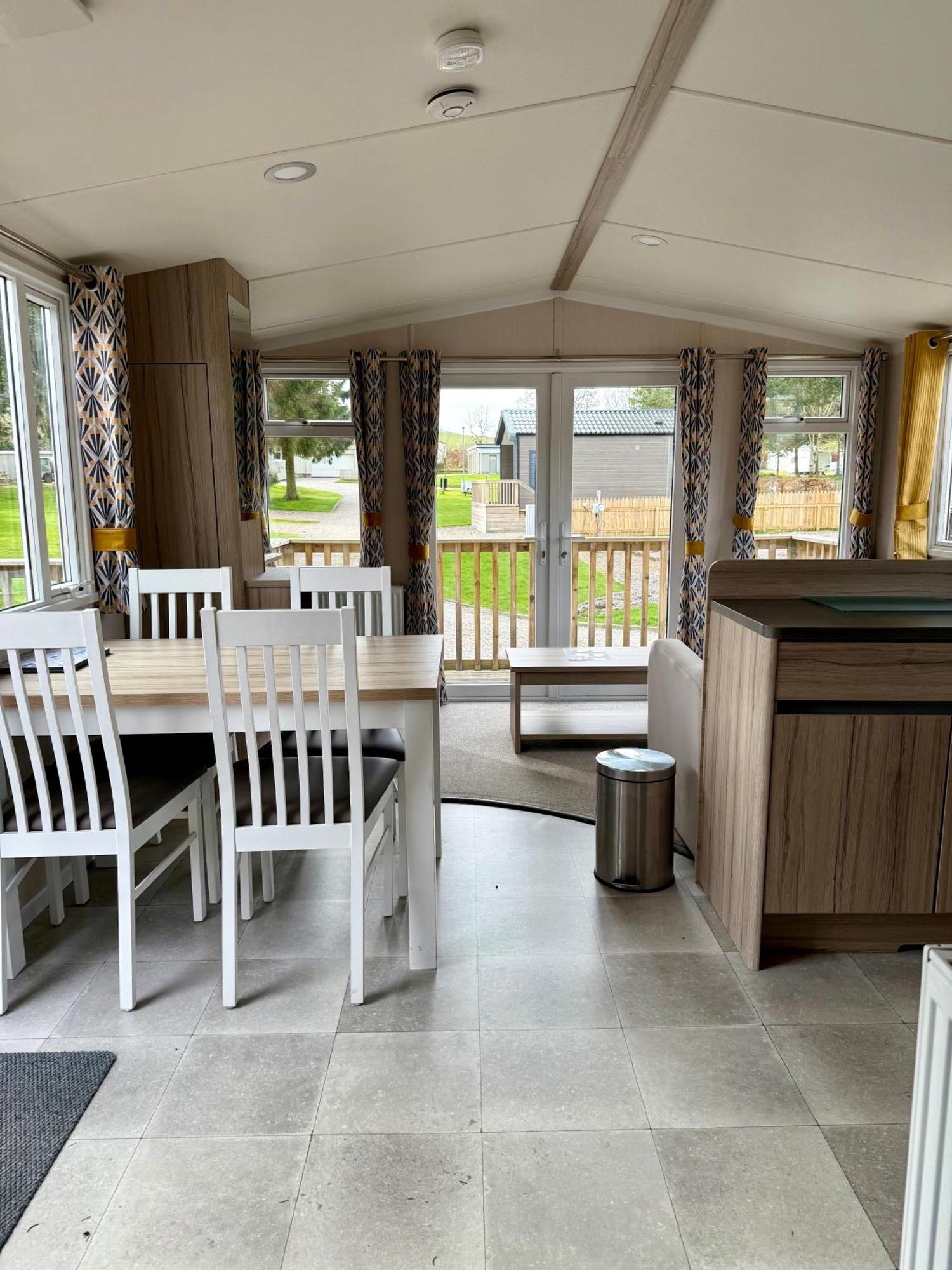 The Trout Van - Beautiful, Luxury Static Caravan อาเบอร์ลัวร์ ภายนอก รูปภาพ