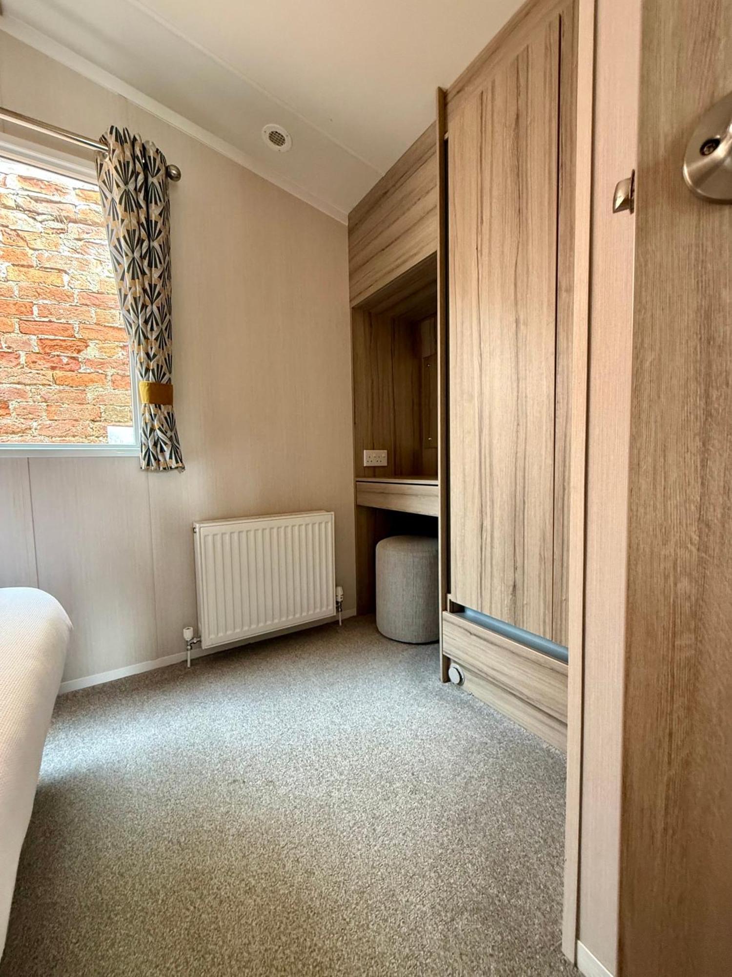 The Trout Van - Beautiful, Luxury Static Caravan อาเบอร์ลัวร์ ภายนอก รูปภาพ
